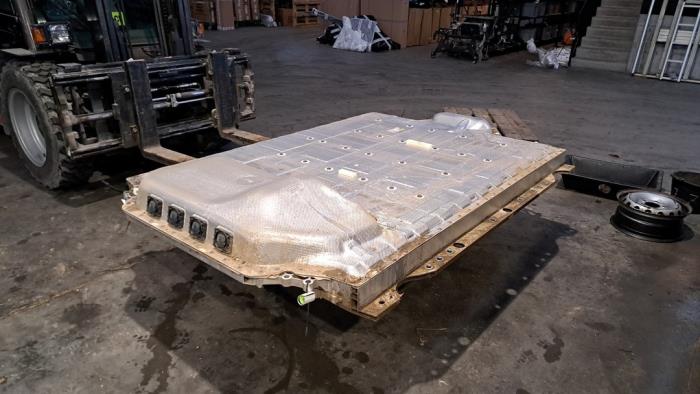 BMW IX 77kWh — photo 1