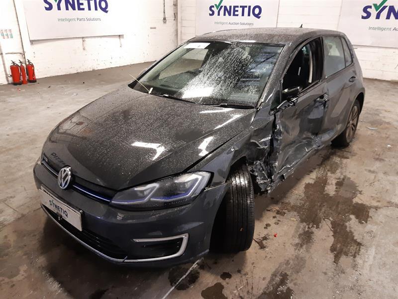 VOLKSWAGEN GOLF 35.8kWh